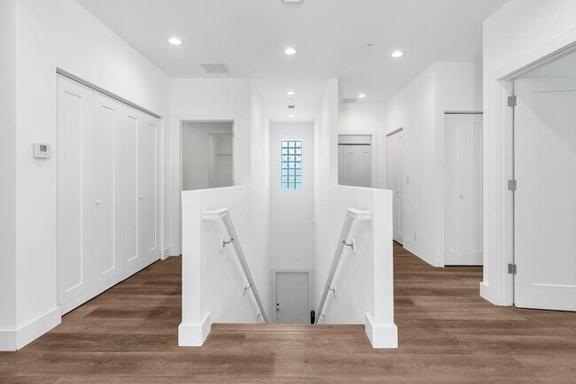 Building Photo - 211 Ocean Breeze