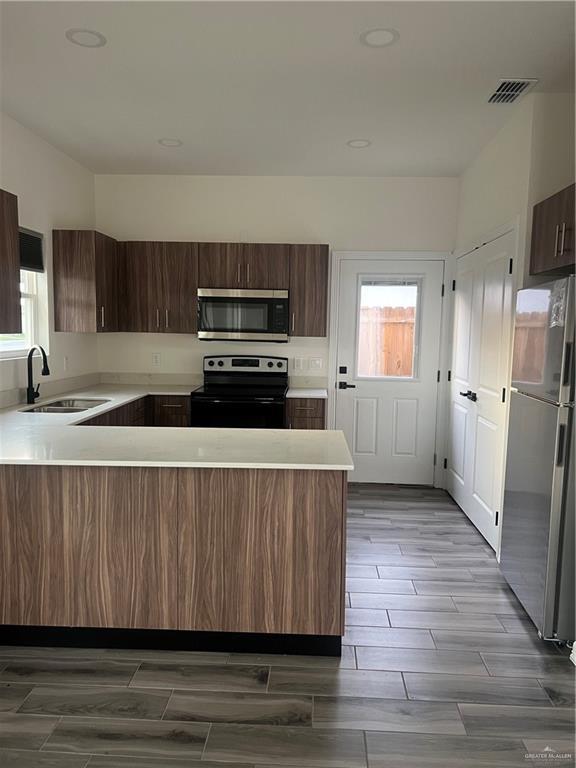 Foto del edificio - 15 Clarence Dr