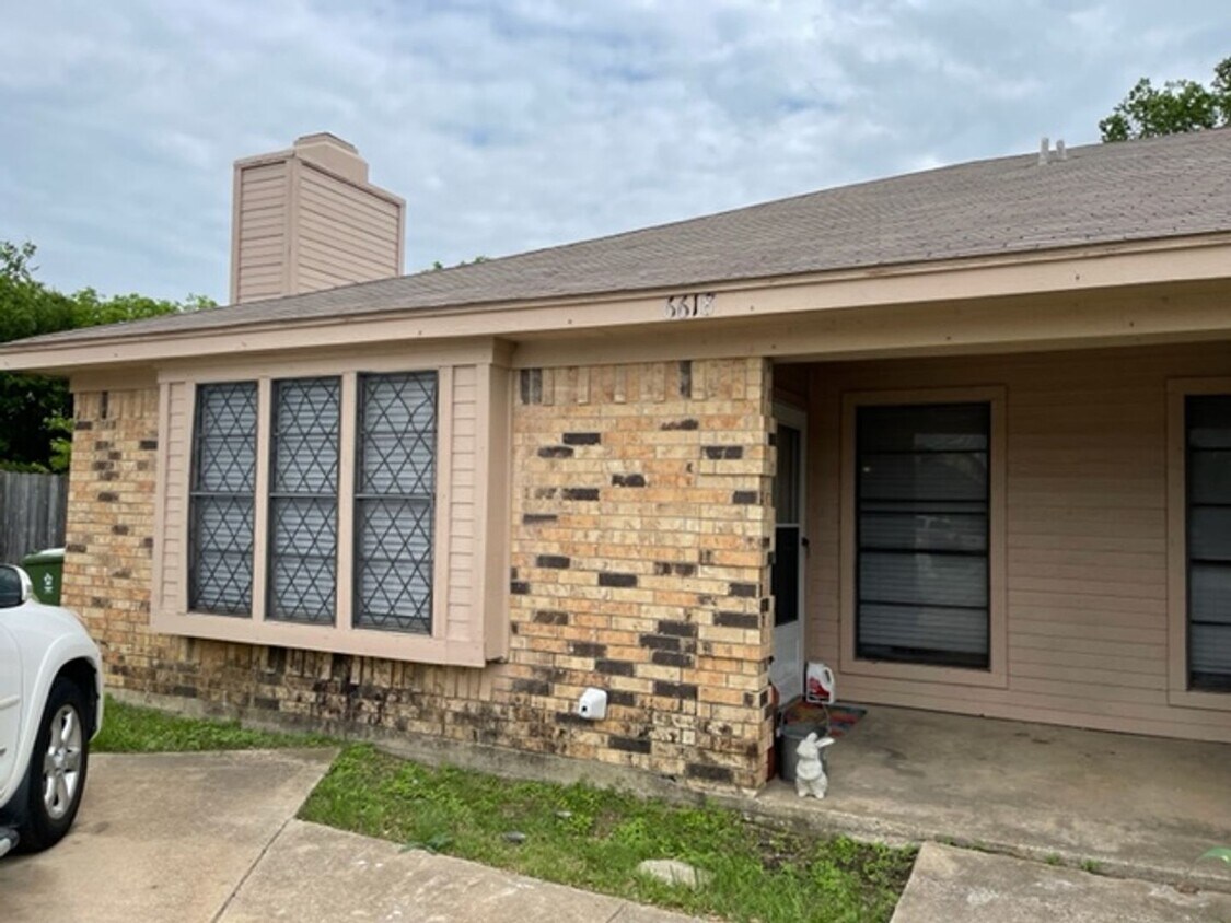 Building Photo - 6616-6618 Laura Ann Court