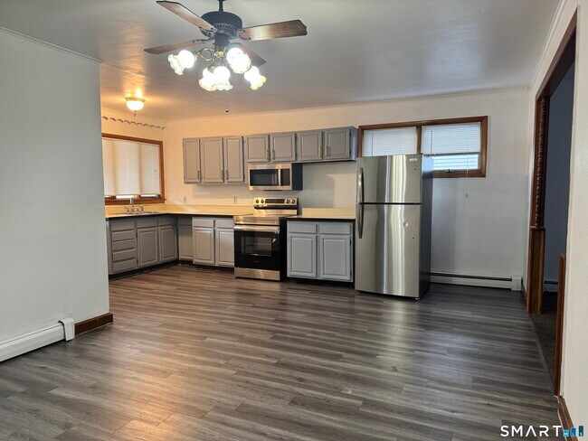 Foto del edificio - 704 Highland Ave