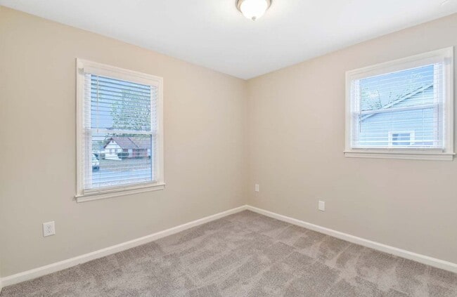 Building Photo - 823 Dedmon Dr