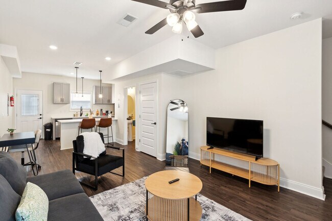 Foto del edificio - 874 Needmore Rd