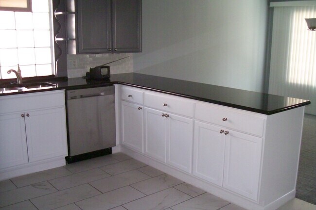 Foto del edificio - 53 Arlington Rd