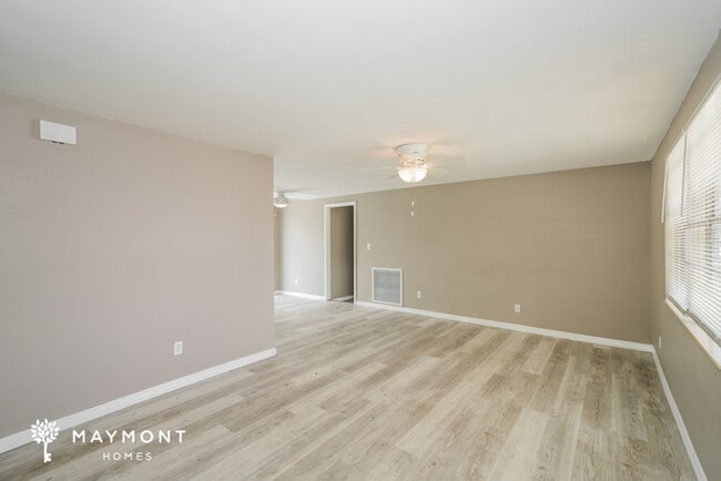 Building Photo - 3303 Jackson Dr