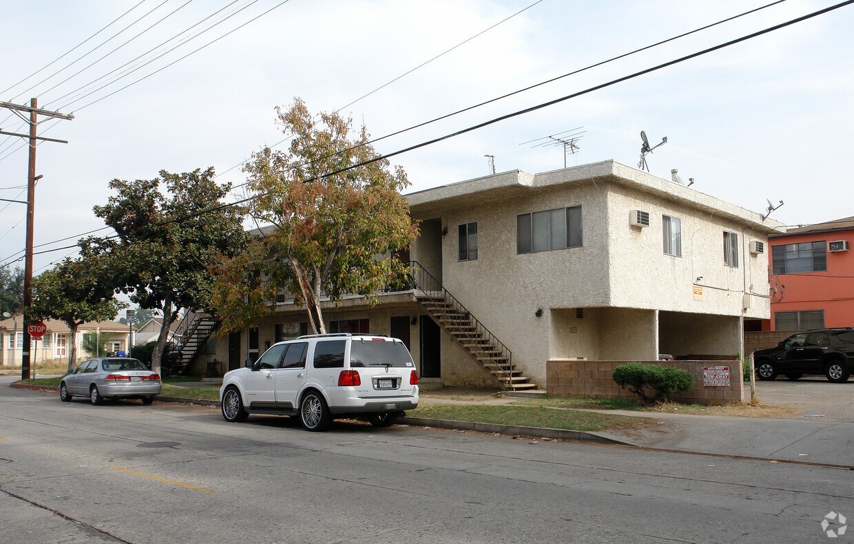Building Photo - 14258 Delano St
