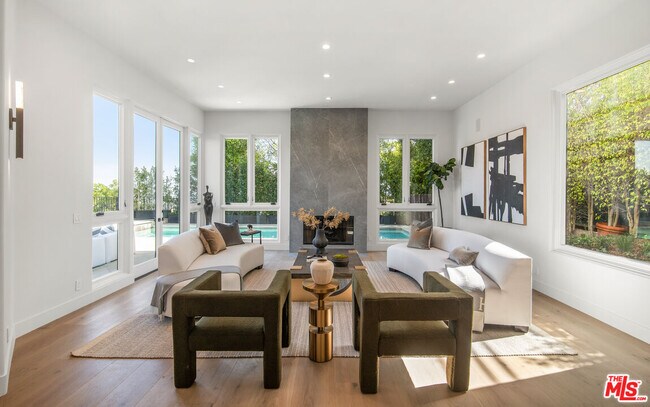 Foto del edificio - 930 N Tigertail Rd