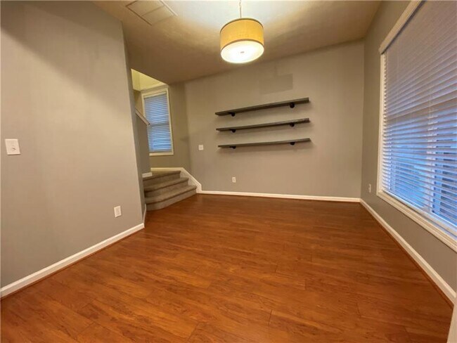 Foto del edificio - 808 Inkberry Rd