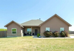 Building Photo - 132 Foxtrot Ln
