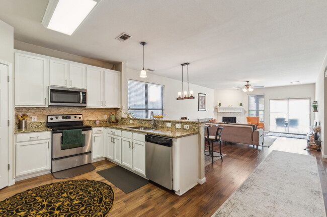 Building Photo - 607 Denali Dr