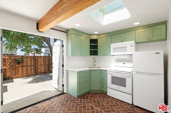 Photo - 3156 W 74th St Apartment