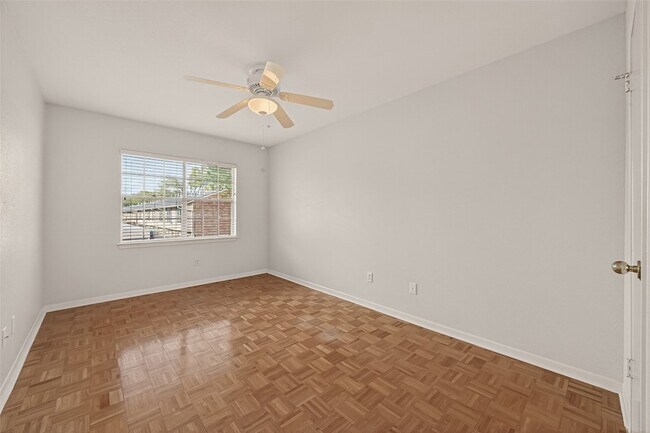 Foto del edificio - 6404 Burgoyne Dr.