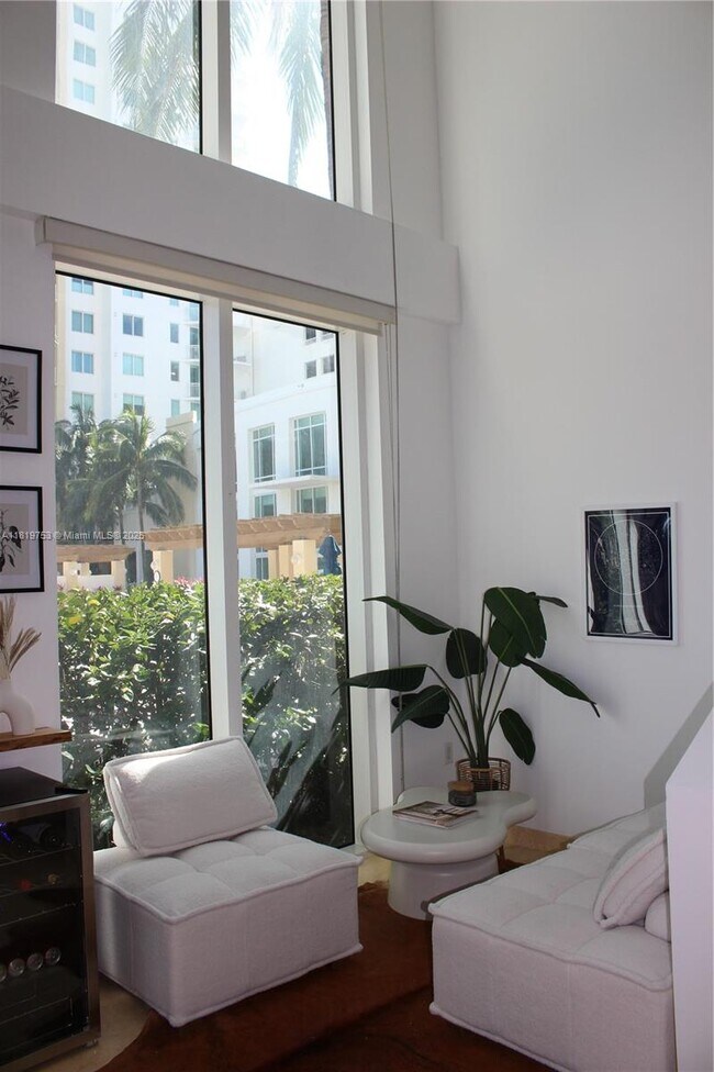 Foto del edificio - 1745 E Hallandale Beach Blvd