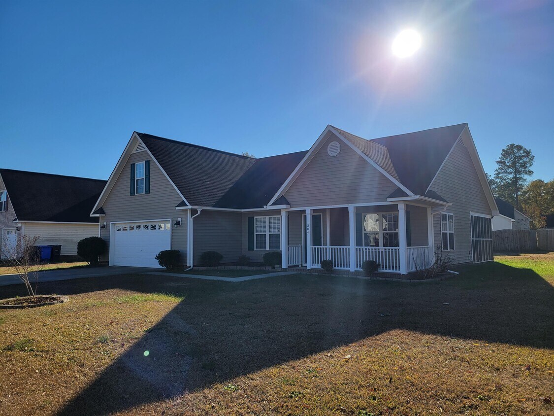 Primary Photo - 804 Coathill St