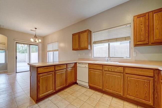 Building Photo - 44811 Paraiso Ln
