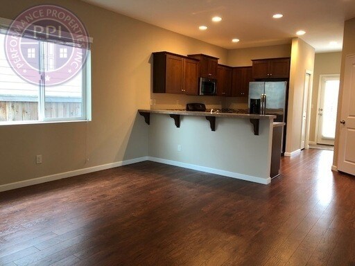 Foto del edificio - Orenco Station - Beautiful 4 Bedroom Gem! ...