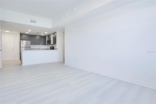 Foto del edificio - 5579 Millennia Park Dr