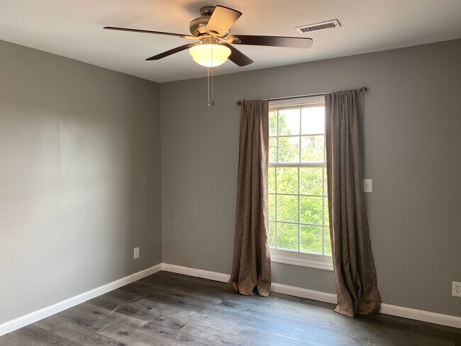 Bed #3 - 158 Ridgewood Dr
