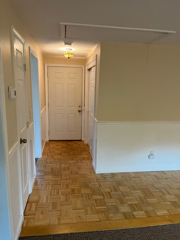 Front Hall - 80 Greenwood Ct