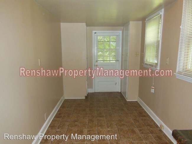 Foto del edificio - 3705 Shirlwood Ave