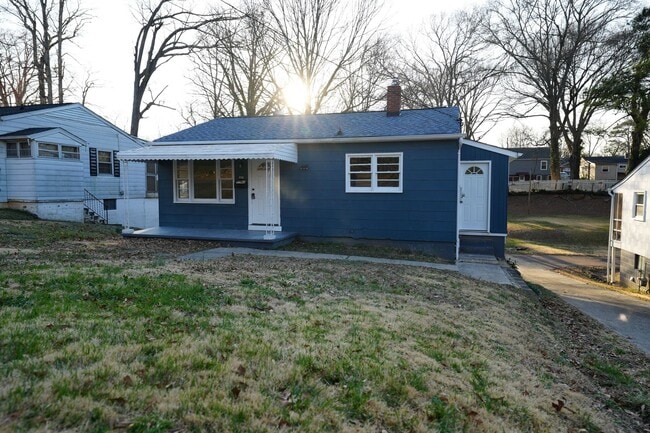 Building Photo - 2632 Patria St