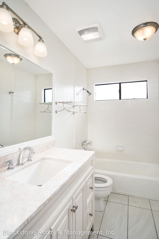 Foto del edificio - 2 br, 2 bath House - 9737 Charnock Ave Uni...