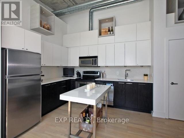 Photo du bâtiment - 637-637 Lake Shore Blvd W