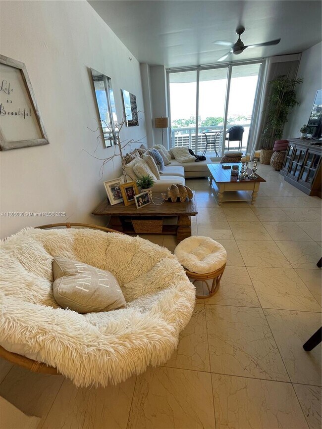 Foto del edificio - 9559 Collins Ave