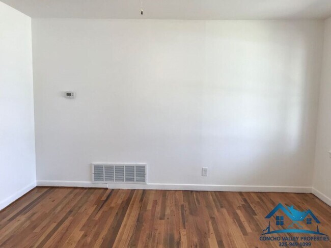 Foto del edificio - 207 E Riverside Ave