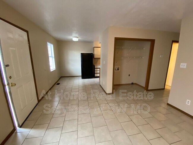 Foto del edificio - 750 S Campbell Ave