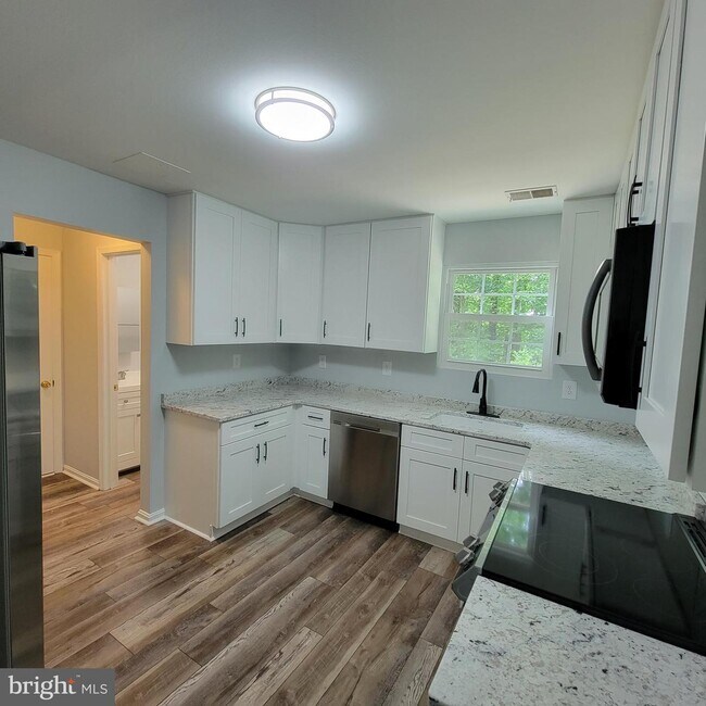 Foto del edificio - 6870 Briscoe Turn Rd