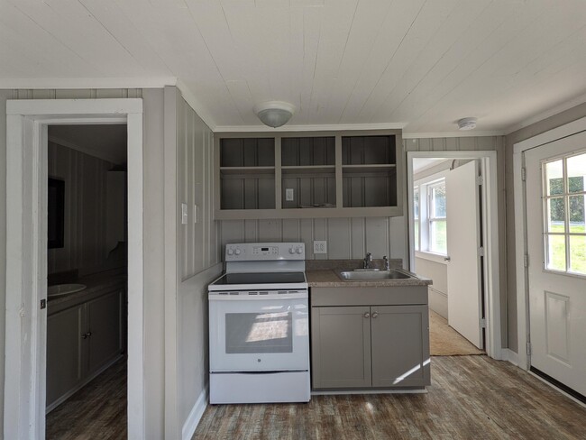 Building Photo - 1431 Cherryville Rd