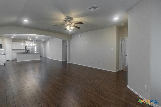 Foto del edificio - 263 Bainbridge Rd