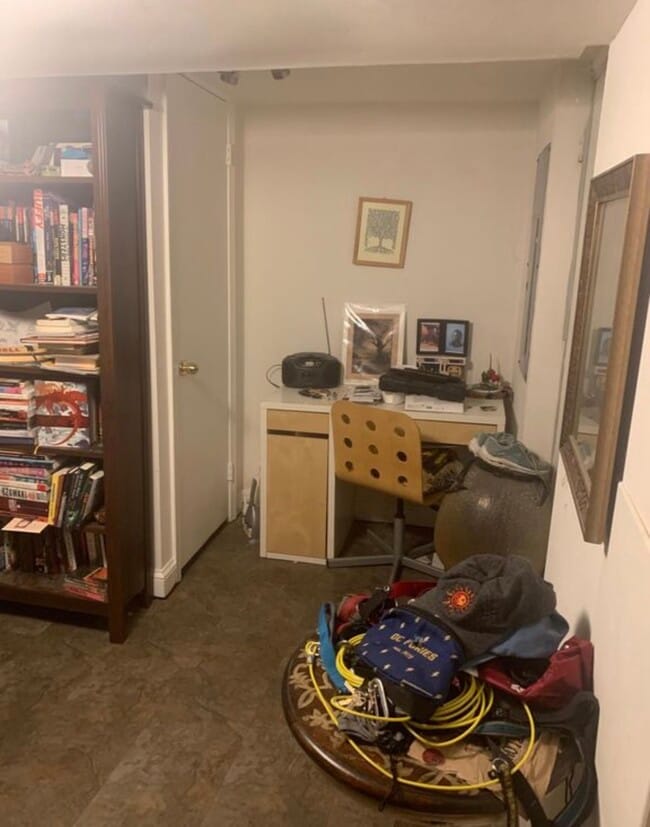 Building Photo - 1446 Oak St NW