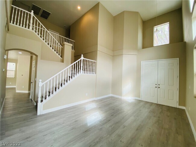 Building Photo - 9821 Sedona Shrine Ave