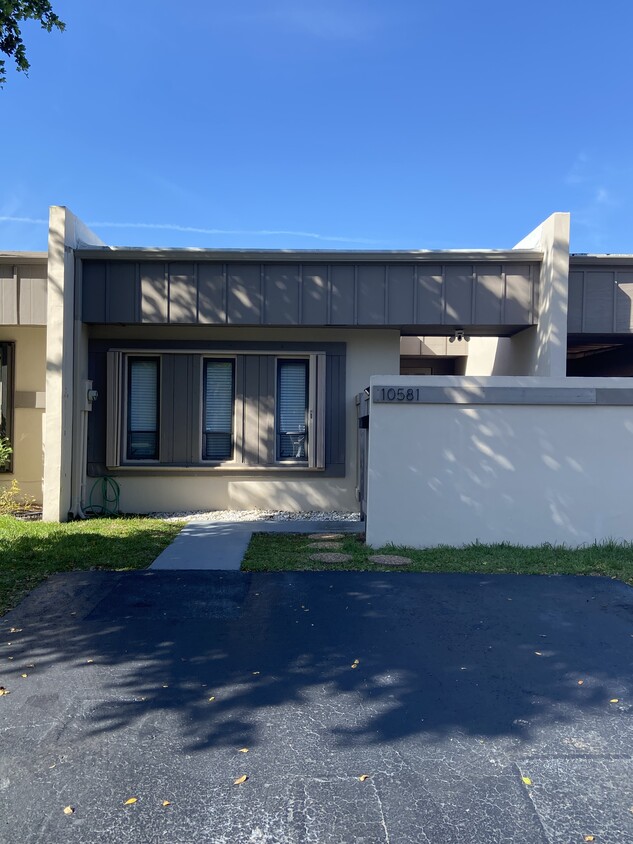 Primary Photo - 10581 SW 73rd Terrace