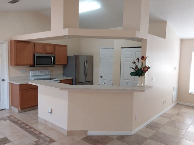 Foto del edificio - 6886 Babbit Ave