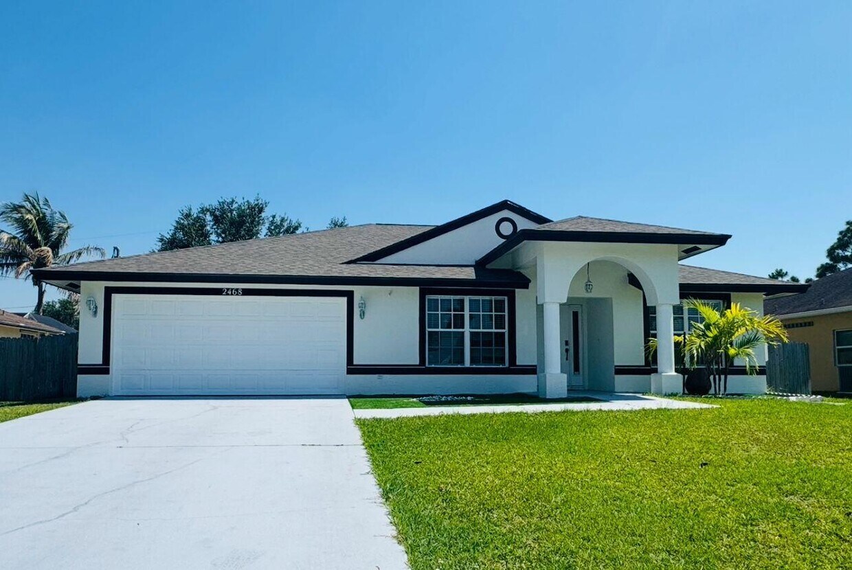 Primary Photo - 2468 SW Garcia Ave