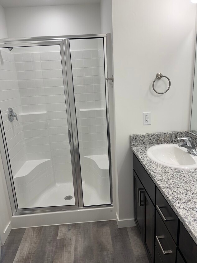 Building Photo - 527 Trails End