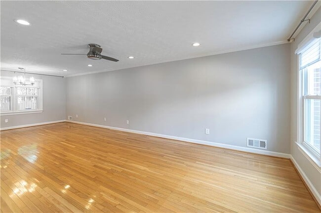 Building Photo - 3238 Henderson Walk