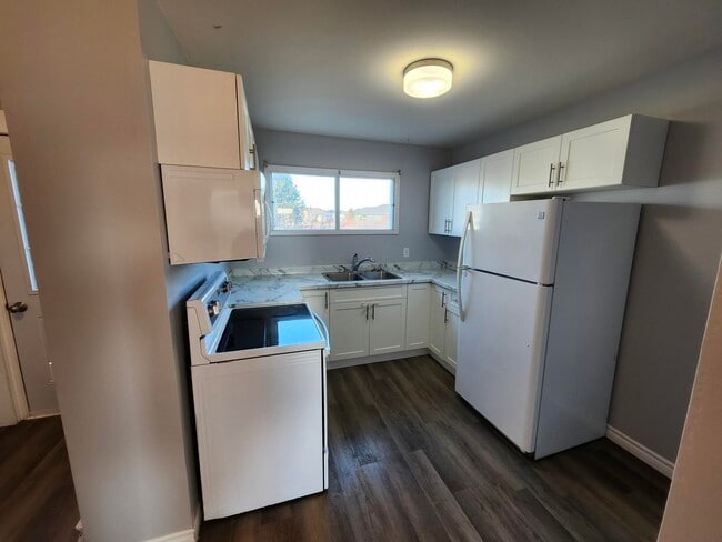 Building Photo - 513 Highmeadow Dr