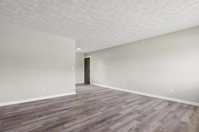 Building Photo - 1311 Liscum Dr