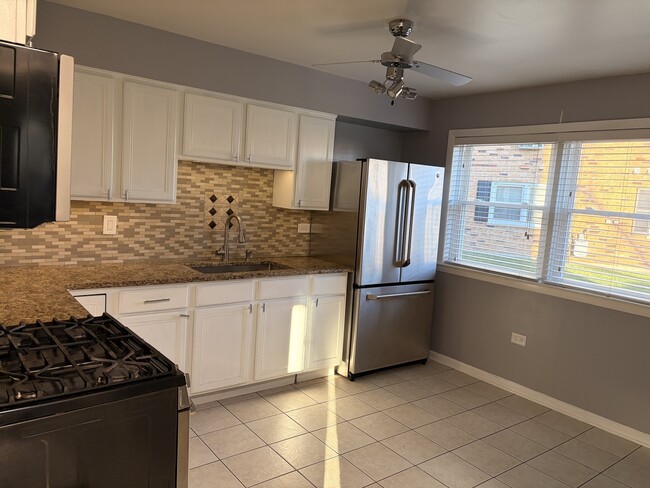 Foto del edificio - 8808 45th Pl