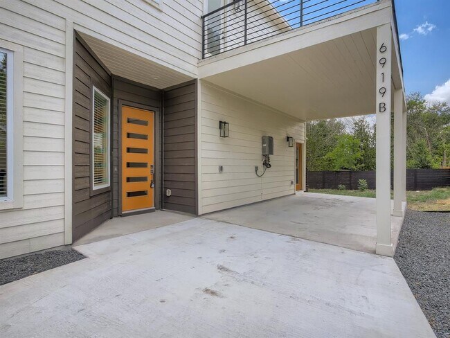 Building Photo - 6919 Bethune Ave