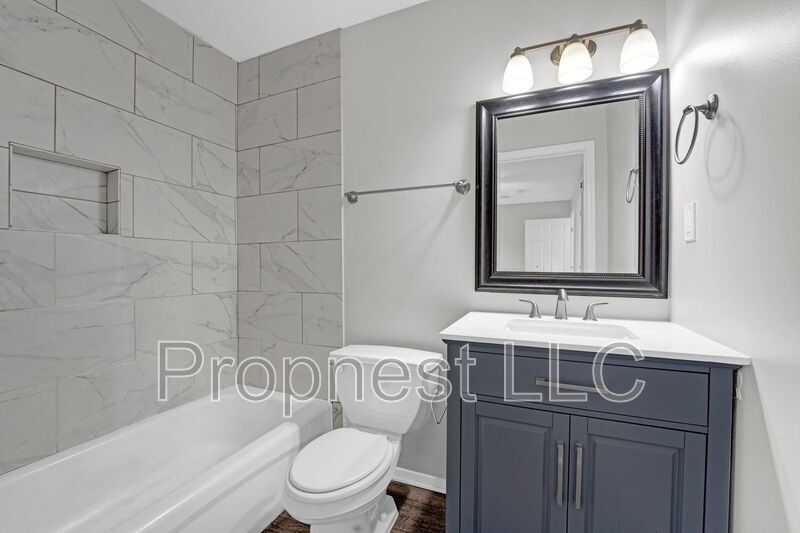 Foto principal - 870 Barrington Woods Cove