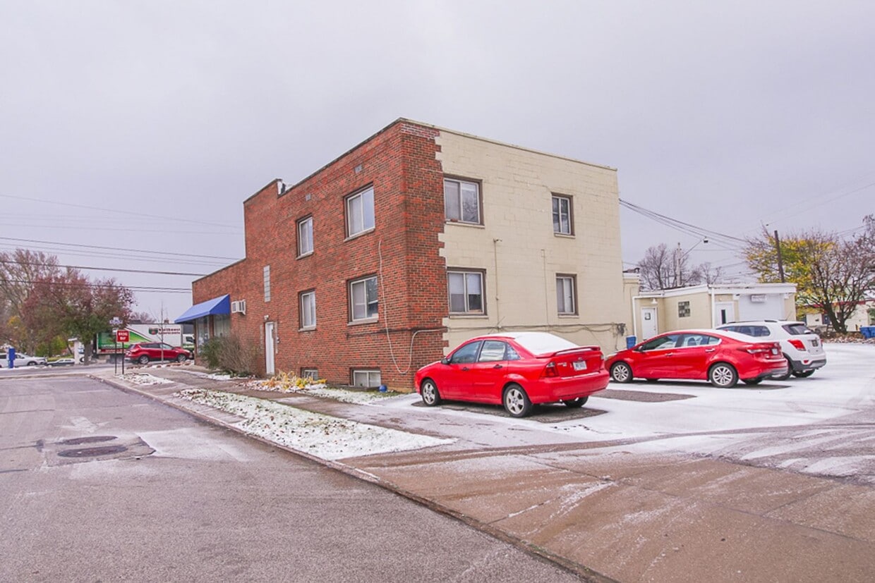Primary Photo - 4352 W 222nd St