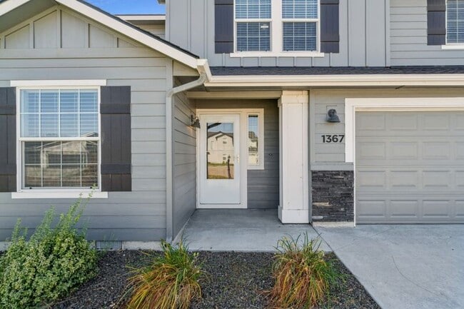 Building Photo - 1367 Placerville Ct