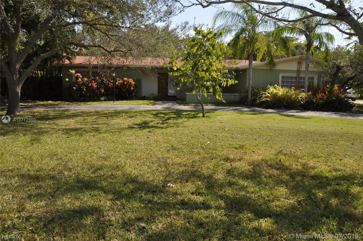 Foto principal - 3 br, 2 bath House - 7790A SW 132nd St