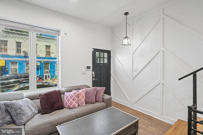 Foto del edificio - 2540 W Montgomery Ave