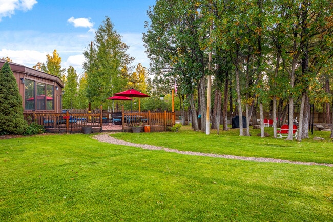 Building Photo - Roundhouse Resort