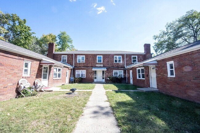 Building Photo - 3725 N Sherman Dr
